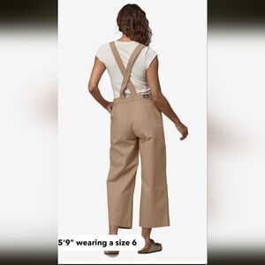 PATAGONIA women stand up cropped corduroy overalls (organic cotton)